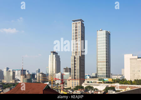 Moderne Wolkenkratzer im Herzen von Jakartas Geschäftsviertel an einem sonnigen Tag. ist Jakarta Indonesien Hauptstadt und ein Business Center in southeas Stockfoto