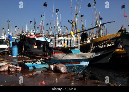 Mirissa Fischereihafen Südprovinz Sri Lanka Fischerboote Stockfoto