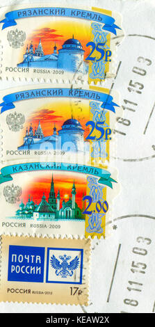 Gomel, Belarus, 13. Oktober 2017, Stempel in Russland gedruckt zeigt ein Bild des Moskauer Kreml, circa 2009. Stockfoto