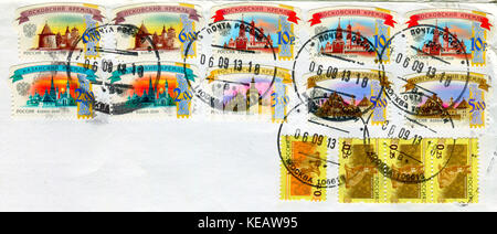 GOMEL, BELARUS, 13. Oktober 2017, Stempel gedruckt in Russland zeigt ein Bild des Moskauer Kreml, circa 2009. Stockfoto