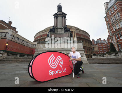 Greg Rusedski in der Royal Albert Hall in London, um die Wohltätigkeitspartnerschaft zwischen Champions Tennis in der Royal Albert Hall und SportsAid für 2017 zu gründen. Stockfoto