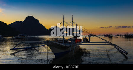 Asien, Philippinen, palawan El Nido. Sonnenuntergang Übersicht cadlao Insel Stockfoto