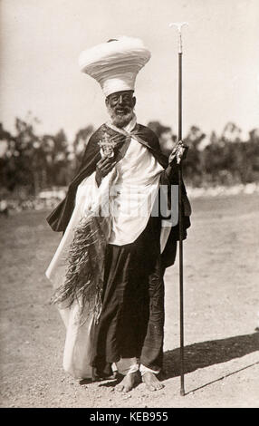 Eine orthodoxe eritreischen Priester, während der italienischen Kolonialzeit (1936). Stockfoto