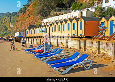 Shanklin Strand und Badekabinen, Isle of Wight, Hampshire, England, Stockfoto