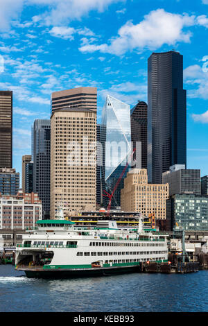 Skyline der Innenstadt und der Waterfront, Seattle, Washington, USA Stockfoto