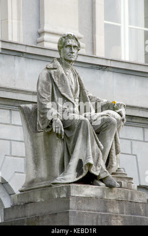 Brüssel, Belgien. Statue: Adolphe Quetelet (Lambert Adolphe Jacques Quetelet; 1796-1874) Astronom und Begründer des Brüsseler Informationsstelle.... Stockfoto