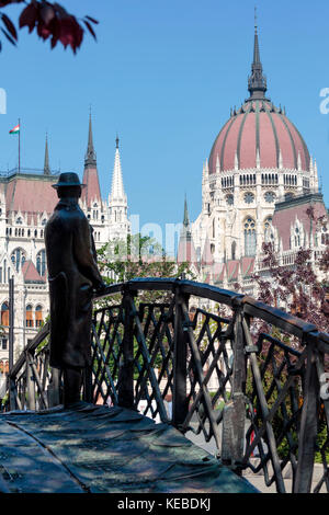 Denkmal für Imre Nagy und Tag der Erinnerung vom 23. Oktober 1956, in der Nähe von Kossuth tér in Budapest, Ungarn Stockfoto