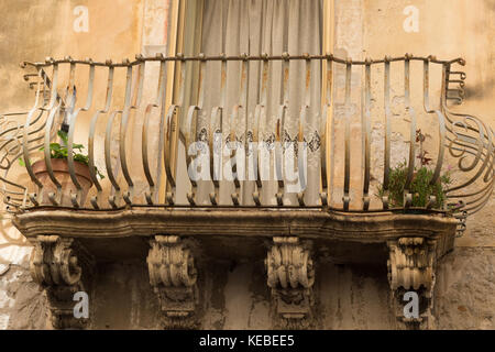 Wandern rund um Ortigia Siracusa Stockfoto