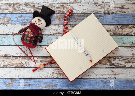 Open Journal, Stift, und Schneemann von oben gesehen Stockfoto