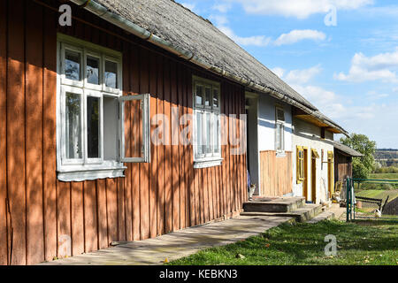 Drohobych voroblevychi Dorf, Bezirk, der westlichen Ukraine - Oktober 14, 2017: ein altes Haus, das ländliche Leben, Serie rund um das Dorf, Set Stockfoto