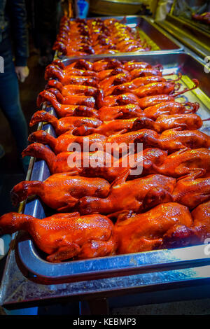 Peking, China - 29 Januar, 2017: Reihen von gekochten Enten bereit zu essen, lokale chinesische Markt Konzept Stockfoto