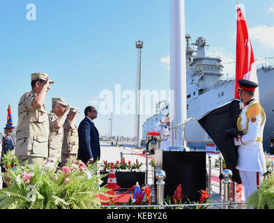 Alexandria, Alexandria, Ägypten. Oktober 2017. Der ägyptische Präsident Abdel Fattah al-Sisi nimmt am 19. Oktober 2017 an der Zeremonie des ägyptischen Marinetag in Alexandria, Ägypten, Teil.Quelle: Ägyptischer Präsident Büro/APA Images/ZUMA Wire/Alamy Live News Stockfoto