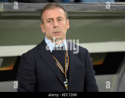 Sinsheim, Deutschland - 19. Oktober, Rhein-Neckar-Arena. Trainer Abdullah Avci von Istanbul während des Spiels zwischen TSG Hoffenheim und Istanbul Basaksehir FK beim 3. Spieltag in der Gruppe C der Europa-Liga. (Foto von Ulrich Roth / ulrich-roth.de) +++ Foto ist honorarpflichtig +++ Stockfoto