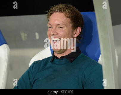 Sinsheim, Deutschland Oktober 19, rhein-neckar-Arena. headcoach Julian nagelsmann von Hoffenheim während der das Spiel zwischen der TSG Hoffenheim und Istanbul basaksehir fk Am 3. Spieltag in der Gruppe c der Europa League. (Foto von Ulrich Roth/ulrich-roth.de) +++ Foto ist honorarpflichtig +++ Stockfoto