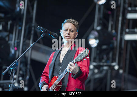 Paris, Ile de France, Frankreich. 1. Juli 2017. Martin Gore, der Gitarrist von Depeche Mode wird dargestellt, während Sie einen Song während seinem Konzert der neuen Show Geist an der Staatlichen de France. Credit: Thierry Le fouille/Sopa/zuma Draht/alamy leben Nachrichten Stockfoto