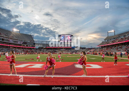 Houston, TX, USA. 19 Okt, 2017. Eine allgemeine Ansicht, tdecu Stadion aus dem Feld vor einem NCAA Football Spiel zwischen der Memphis Tigers und der Universität von Houston Cougars in Houston, TX. Memphis gewann das Spiel 42-38. Trask Smith/CSM/Alamy leben Nachrichten Stockfoto