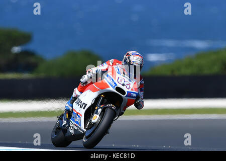 Phillip Island Grand Prix Circuit, Victoria, Australien. 20. Oktober, 2017. Oktober 20, 2017: Italiener Andrea Dovizioso auf die Nr. 4 von Ducati Ducati Team verlässt Sibirien Ecke während der Praxis Sitzung 1 Am 2017 MotoGP von Australien auf Phillip Island Grand Prix Circuit, Victoria, Australien. Sydney Low/Cal Sport Media Credit: Cal Sport Media/Alamy leben Nachrichten Stockfoto