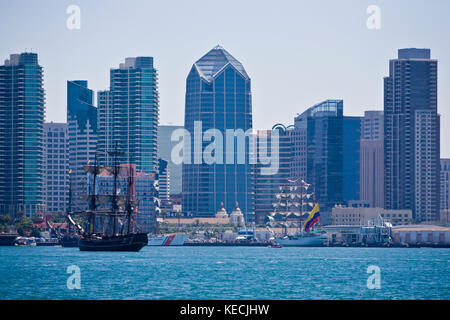 Tall Ship HMS Bounty an das Festival der Segel in San Diego, CA USA. Die Bounty wurde 1960 für MGM Studios "Meuterei auf der Bounty mit Marlon bran gebaut Stockfoto