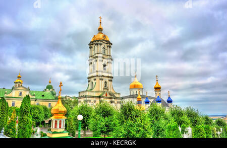 Glockenturm der Heiligen 1352 pochayiv Lavra in der Oblast Ternopil in der Ukraine Stockfoto