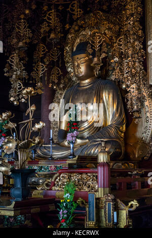 Kyoto, Japan - 18. Mai 2017: Golden Buddha in Chion-In Tempel in Kyoto, Japan im Chion-in in Higashiyama-ku, Kyoto, Japan ist der Sitz der Jodo-s Stockfoto