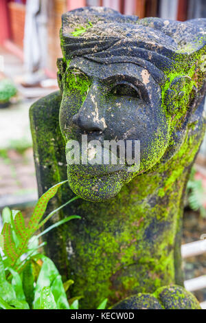 Thailand, Trat Provinz, Koh Chang Insel im Golf von Thailand, Skulptur an bangbao Fischerdorf Stockfoto