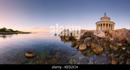 Morgen am Leuchtturm von Saint Theodoroi in der Nähe von Argostoli auf der Insel Kefalonia in Griechenland. Stockfoto