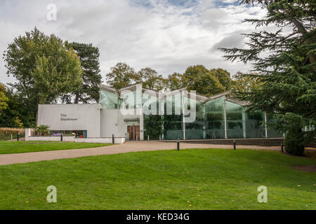 Das subtropische Gewächshaus und Restaurant im Jephson Gardens in Leamington Spa, England, Großbritannien Stockfoto