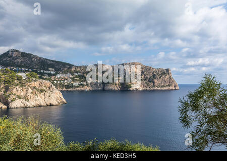 Blick auf Port Andratx Eingang auf Mallorca (Balearen, Spanien) Stockfoto