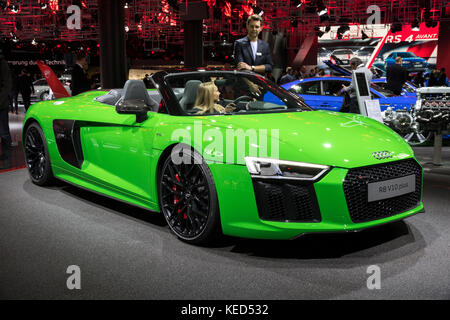 FRANKFURT, Deutschland - 13.09.2017: Audi R8 V10 plus Sportwagen auf der Frankfurter Automobilausstellung IAA 2017 präsentiert. Stockfoto