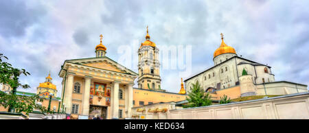 Panorama der Heiligen 1352 pochayiv Lavra, einem orthodoxen Kloster in der Oblast Ternopil in der Ukraine. Osteuropa Stockfoto