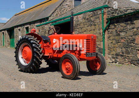 1957 mccormick International B-250 Traktor Stockfoto