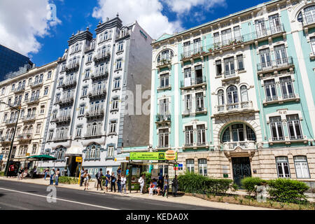 Lissabon Portugal, Rua Braamcamp, Hotel Expo Astoria, Gebäude, Außenansicht, Bus, Haltestelle, Schutz, McDonald's-Werbung, Skyline der Stadt, Wohnapartment Stockfoto