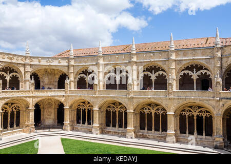 Lissabon Portugal, Belem, Mosteiro dos Jeronimos, Kloster Jeronimos, Gotik, Manueline, Architektur, UNESCO-Weltkulturerbe, Kreuzgang, Innenhof, His Stockfoto