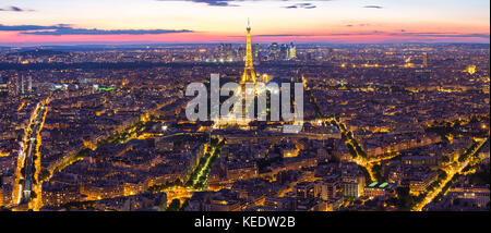 Paris, Frankreich, 14. Mai 2014: Panorama der Eiffelturm in Paris City Skyline bei Nacht in Frankreich. Stockfoto