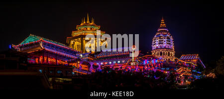 Kek Lok Si Tempel Leuchten in Penang während des chinesischen neuen Jahres Stockfoto