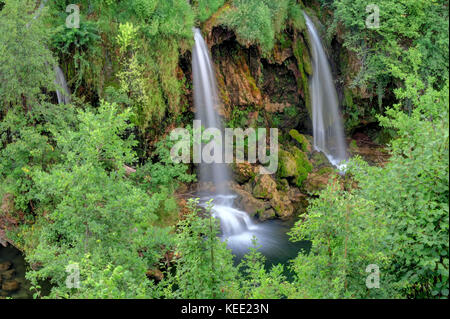 Rastoke ist das historische Zentrum der kroatischen Gemeinde slunj, bekannt für die slunjčica Fluss, der fließt in den Fluss Korana in rastoke Stockfoto