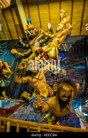 Bali, Indonesien - März 08, 2017: Beeindruckend handgemachte Struktur, ogoh-ogoh Statue für die ngrupuk Parade, die Stattfindet, auf der auch der nyepi Day in Bali, Indonesien gebaut. ein Hindu Urlaub durch einen Tag der Ruhe gekennzeichnet Stockfoto