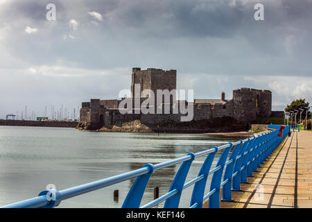 Carrickfergus Castle ein historisches Schloss in der Nähe von Belfast Stockfoto