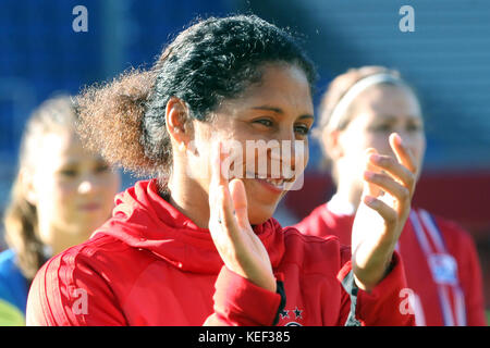 Wiesbaden, Deutschland. Oktober 2017. Deutschland-Trainer Steffi Jones bei der WM-Qualifikation zwischen Deutschland und Island in der BRITA-Arena in Wiesbaden, 20. Oktober 2017. Quelle: Thomas Frey/dpa/Alamy Live News Stockfoto