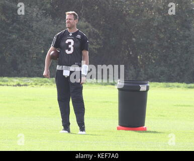 London, Großbritannien. 20 Okt, 2017. quarterback Carson Palmer an der Arizona Cardinals Pressekonferenz und Praxis an der Hazelwood Zentrum, Sunbury, vor Ihren nfl uk internationale Reihe Spiel vs Los Angeles rams in Twickenham Stadium, London, UK, 20. Oktober 2017 Foto von Keith mayhew Credit: Keith mayhew/alamy leben Nachrichten Stockfoto