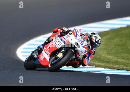 Victoria, Australien. 20 Okt, 2017. Britische Fahrer Scott Redding auf der Nr. 45 Ducati von Octo Lifter Yakhnich verlässt Sibirien Ecke während der Praxis Sitzung 1 Am 2017 MotoGP von Australien auf Phillip Island Grand Prix Circuit, Victoria, Australien. Credit: Cal Sport Media/Alamy leben Nachrichten Stockfoto