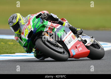 Victoria, Australien. 20 Okt, 2017. Spanier Aleix Espargaro auf der Nr. 41 Aprilia von Aprilia Racing Team Gresini verlässt Honda Ecke während der Praxis Sitzung 1 Am 2017 MotoGP von Australien auf Phillip Island Grand Prix Circuit, Victoria, Australien. Credit: Cal Sport Media/Alamy leben Nachrichten Stockfoto