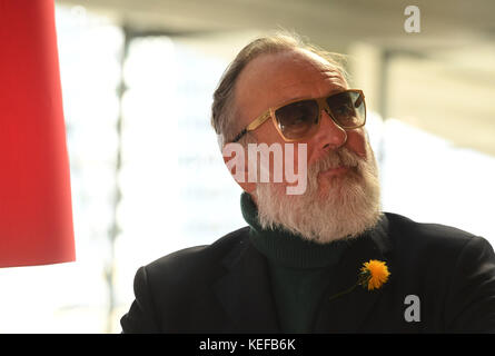 München, Deutschland. Oktober 2017. dpa-exklusiv: Künstler Friedrich Liechtenstein im Gourmetrestaurant Esszimmer der BMW Welt in München, 20. Oktober 2017. Quelle: Felix Hörhager/dpa/Alamy Live News Stockfoto