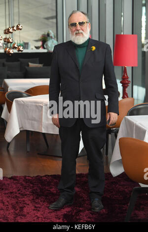 München, Deutschland. Oktober 2017. dpa-exklusiv: Künstler Friedrich Liechtenstein im Gourmetrestaurant Esszimmer der BMW Welt in München, 20. Oktober 2017. Quelle: Felix Hörhager/dpa/Alamy Live News Stockfoto
