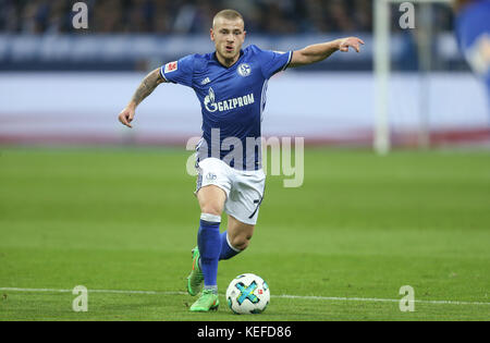 Gelsenkirchen, Deutschland. Oktober 2017. Schalkes Max Meyer im Einsatz während des Bundesliga-Fußballspiels zwischen dem FC Schalke 04 und dem FSV Mainz 05 in Gelsenkirchen am 20. Oktober 2017. Quelle: INA Fassbender/dpa/Alamy Live News Stockfoto