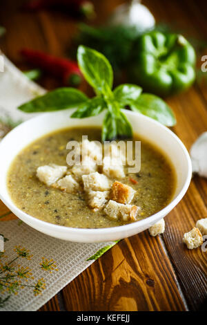 Suppe pürieren von Gemüse und Pilzen. Stockfoto