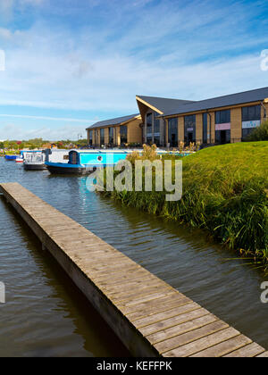 Boote an Mercia Marina eine große landeinwärts auf der Trent und Mersey Canal in der Nähe von Lee in South Derbyshire England Großbritannien marina Stockfoto