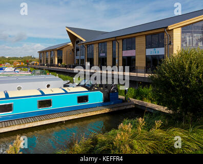 Boote an Mercia Marina eine große landeinwärts auf der Trent und Mersey Canal in der Nähe von Lee in South Derbyshire England Großbritannien marina Stockfoto