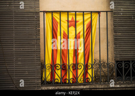 Katalanische Unabhängigkeit Flaggen auf Gebäude in Girona, Spanien, Europa. Stockfoto