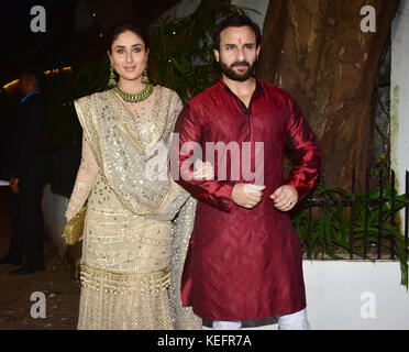 Mumbai, Indien. 19 Okt, 2017. indische Schauspielerin Kareena Kapoor Khan & Darsteller Saif Ali Khan diwali Partei der Aamir Khan teilnehmen an seinem recidency in Bandra, Mumbai Credit: Azhar Khan/Pacific Press/alamy leben Nachrichten Stockfoto